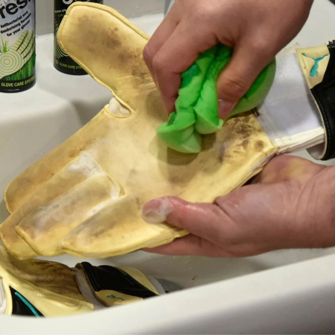 GloveGlu Keep 'em Clean Sponge Player Accessories - Third Coast Soccer